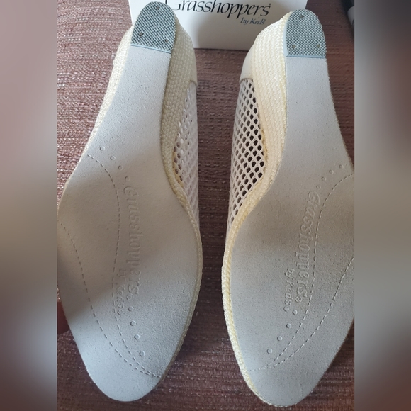 Shoes grasshoppers by keds size 7 , medium, new in box,  lilac white , vintage - Picture 4 of 5